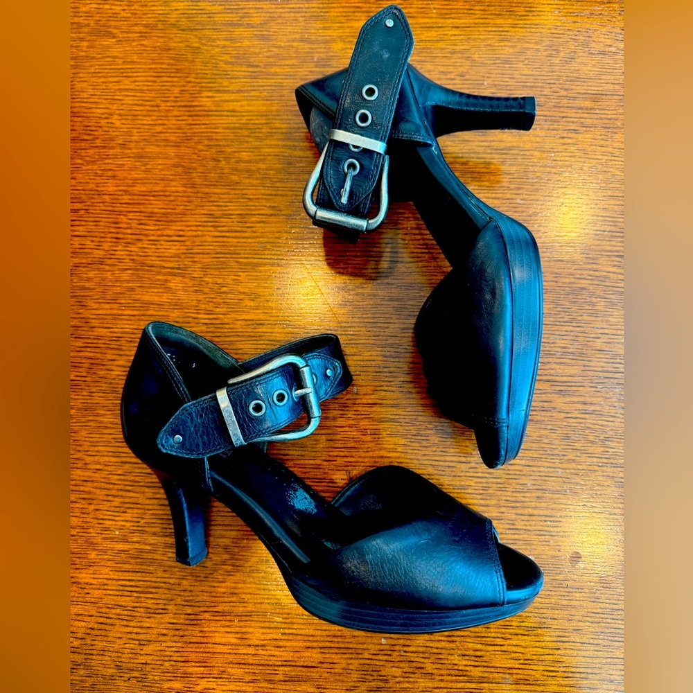 Vintage Ziera Black 3in heels 39 EU